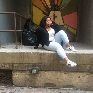 Meet your Posher, Vanessa